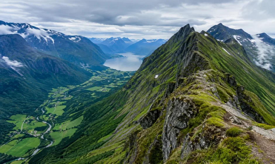 Romsdalseggen mountain ridge in Rauma, Norway, site of September 2026 fall accident