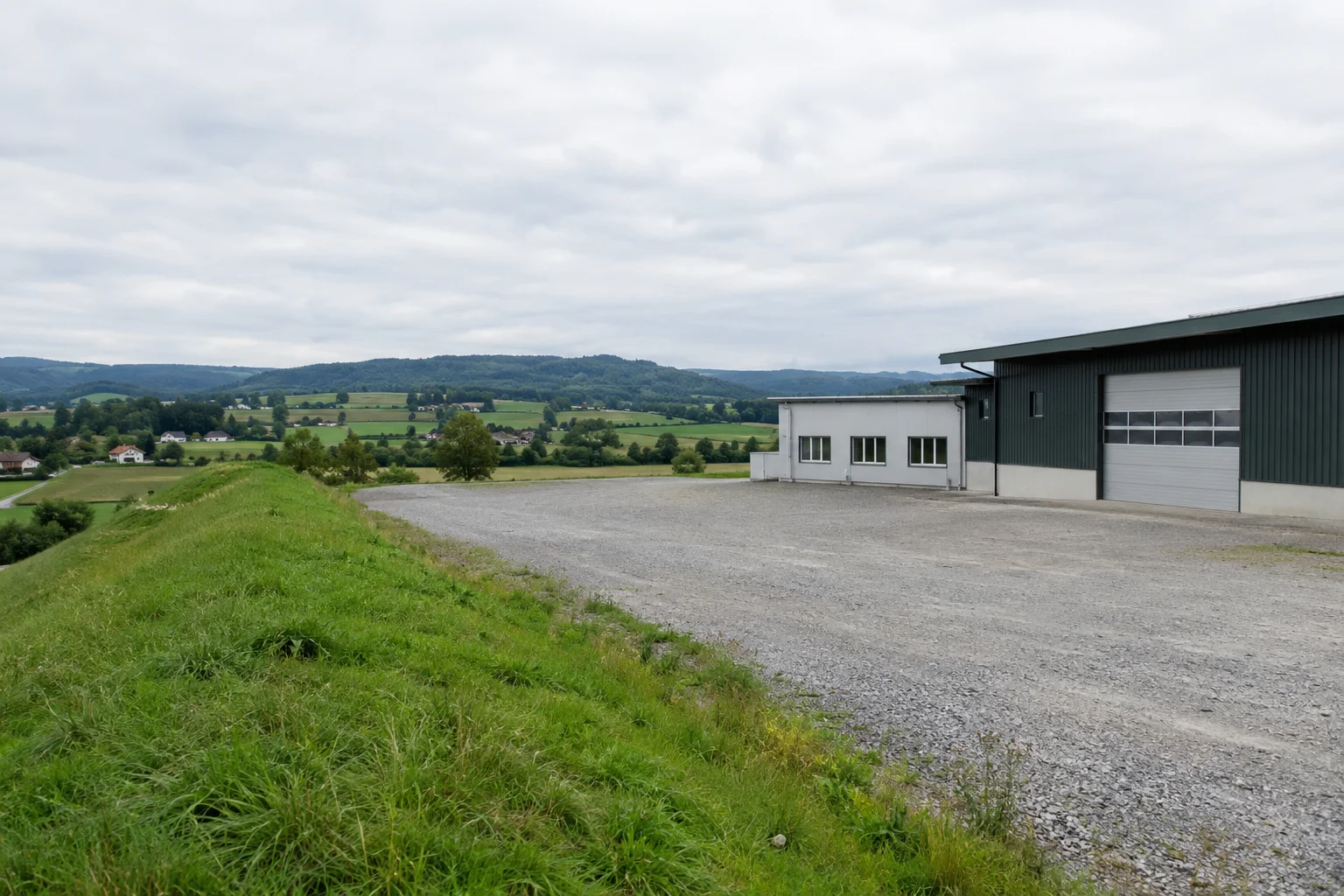 38-Year-Old German Worker Dies in Forklift Accident in Buhwil, Switzerland